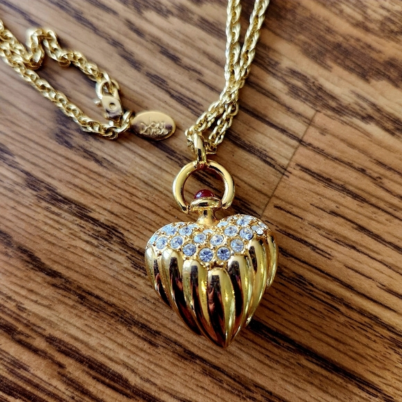 JOAN RIVERS Vintage Gold and Crystal Necklace from the Classics Collection - Picture 1 of 9